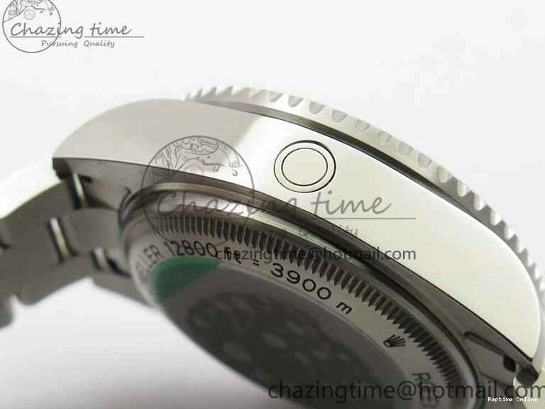 0107 Sea-Dweller DEEPSEA 116660 GMF 316L Steel Black Dial on SS Bracelet A UrbanChic 2959